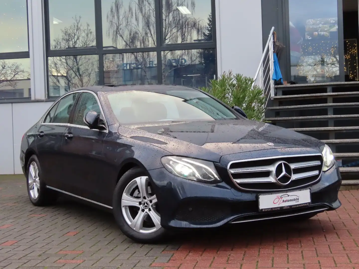 Mercedes-Benz E 200 d Avantgarde Autom. Azul - 1