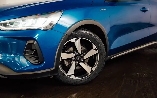 Ford Focus view 6