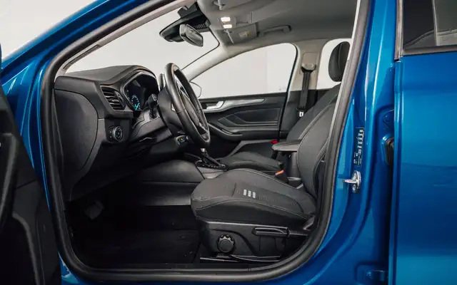 Ford Focus view 11