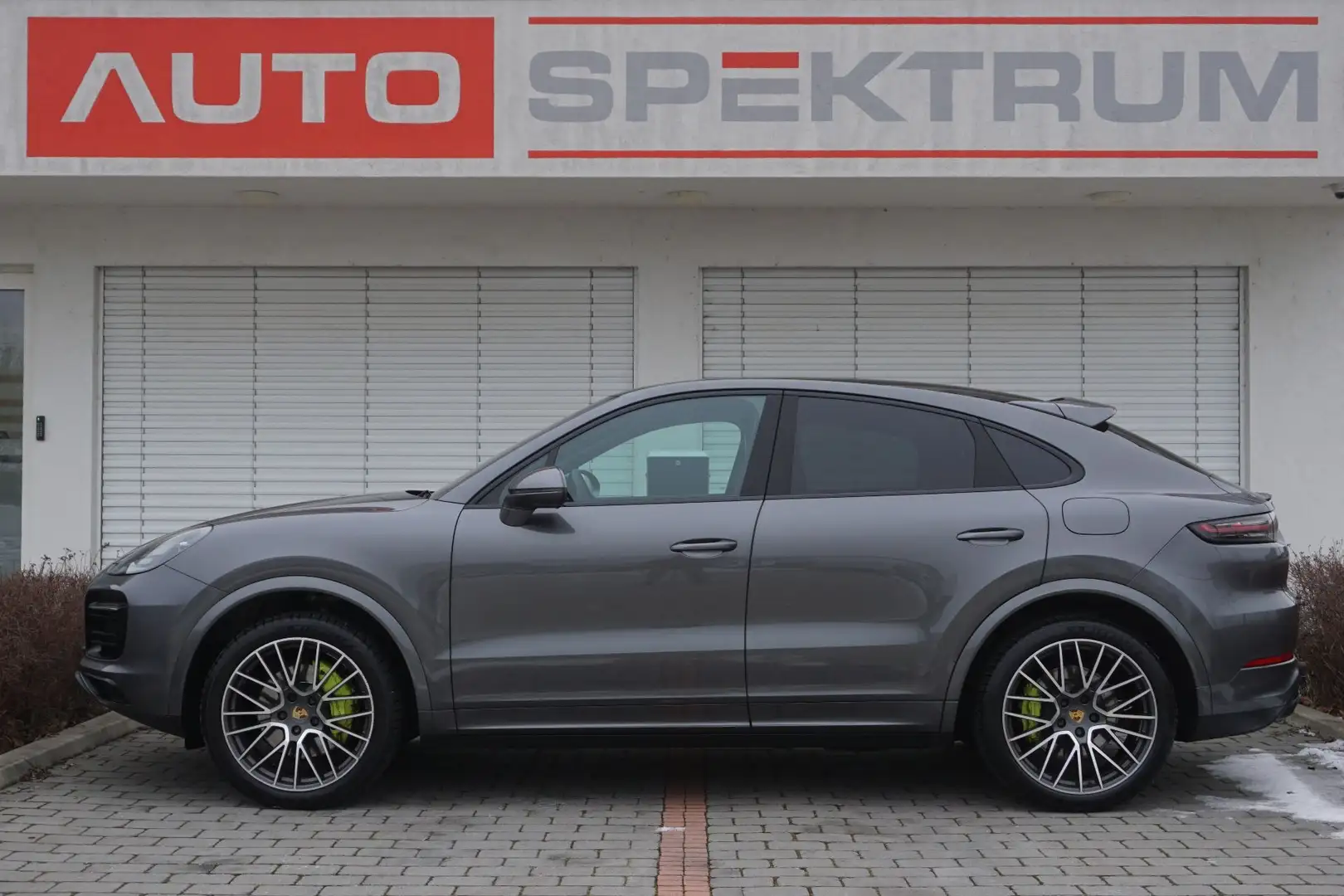Porsche Cayenne Coupe E-Hybrid Aut | € 537 mtl | Approved | Gris - 2