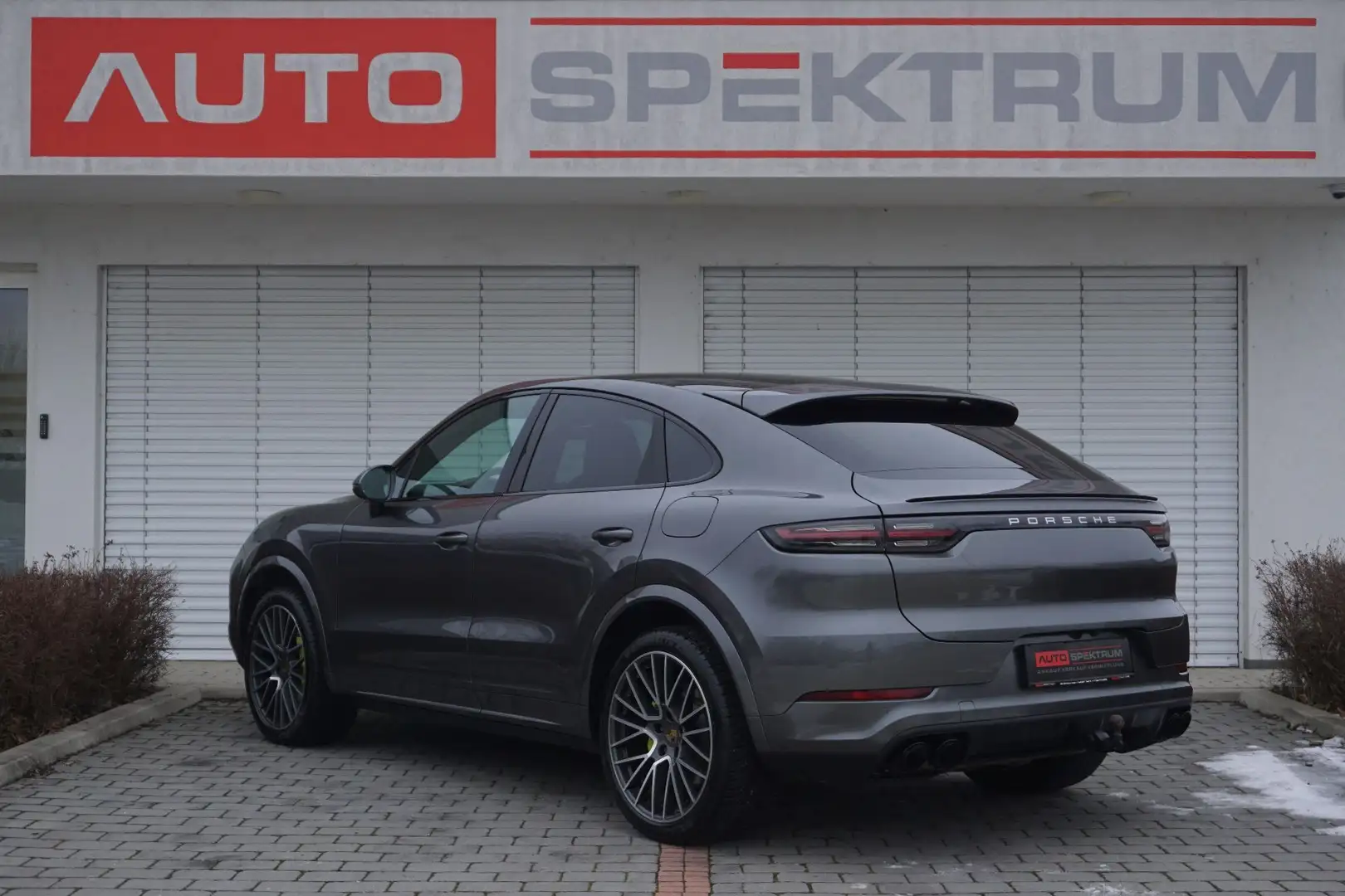 Porsche Cayenne Coupe E-Hybrid Aut | € 487 mtl | Approved | Grau - 2
