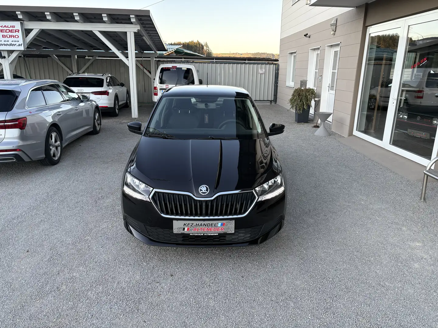 Skoda Fabia 125 1,0 *1.BESITZ*BT*SITZH*WENIG KM* Schwarz - 2