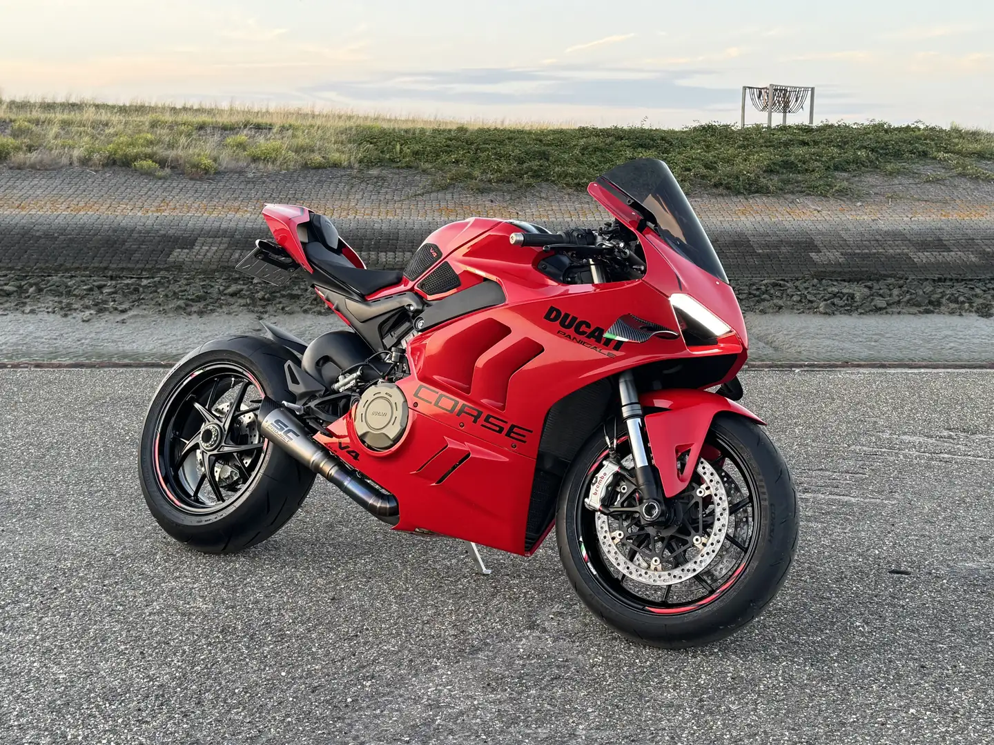 Ducati Panigale V4 2022 — 10.100km — volledig rijklaar! - 1