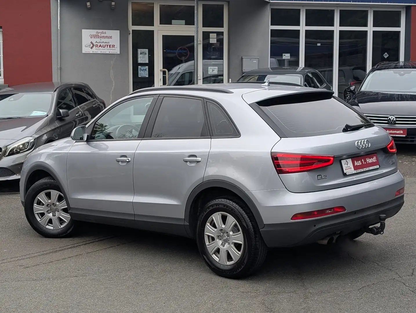 Audi Q3 2.0 TFSI QUATTRO NAVI XENON AHK nur 18tKM!!! Silber - 2
