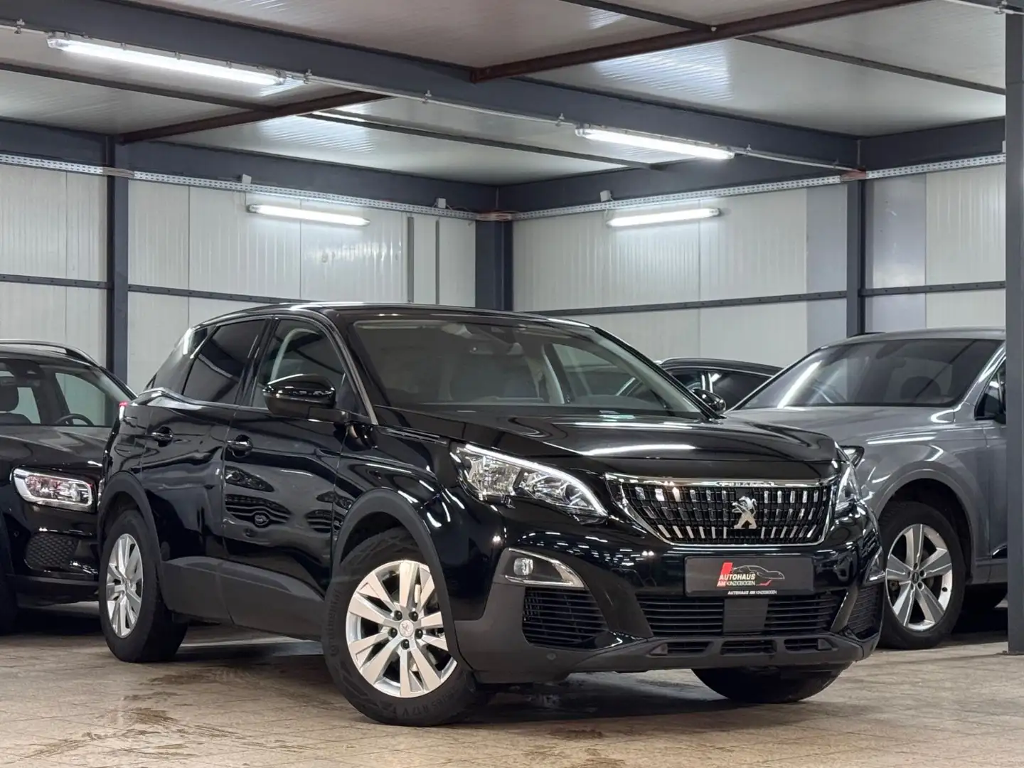Peugeot 3008 Active Business APPS*SHZ*LANE*TEMP*1.H Schwarz - 1