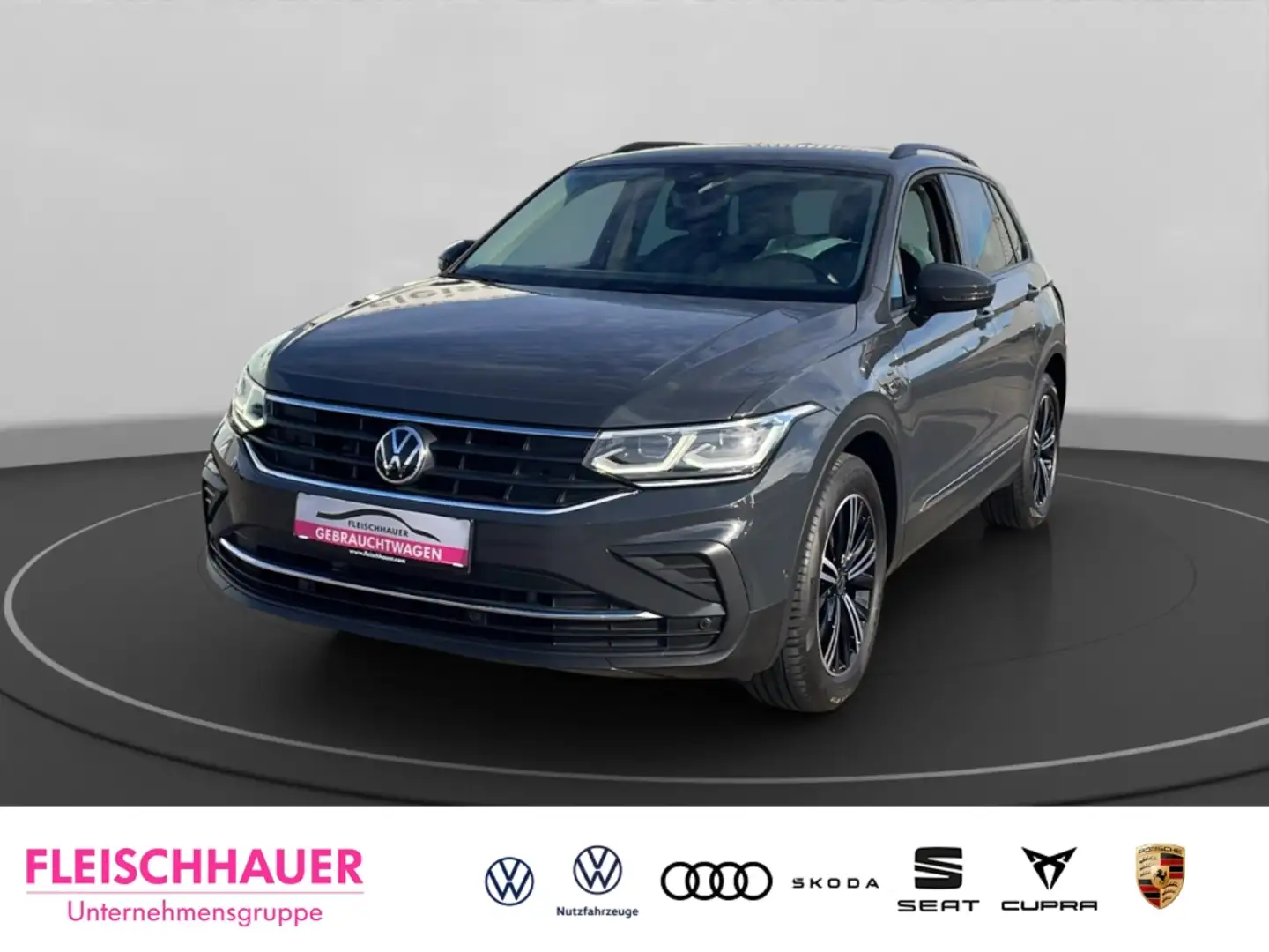 Volkswagen Tiguan eHybrid 1.4 Life VC RFK AHK schwenk Navi Lenkrad h Grau - 1