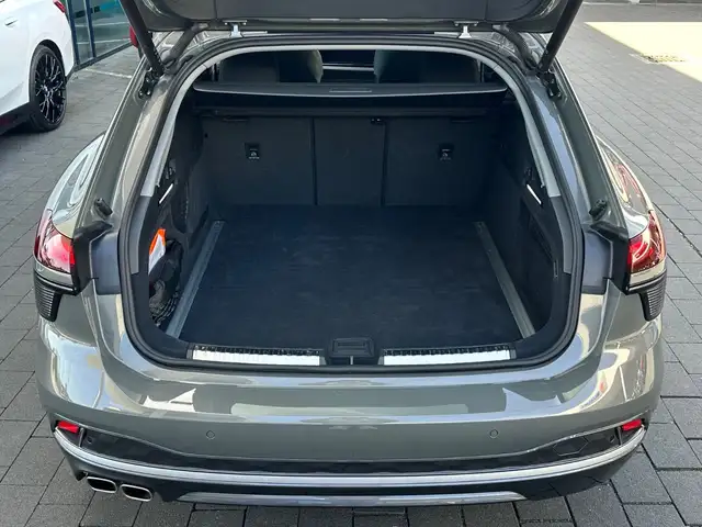 Audi A6 view 8