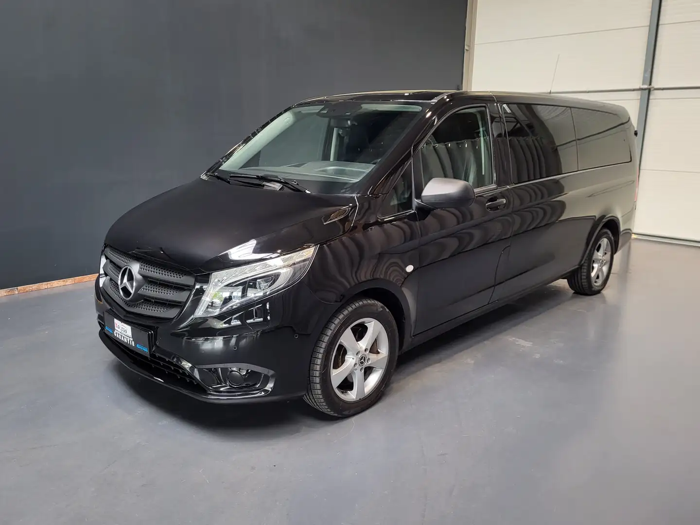 Mercedes-Benz Vito Tourer 119 CDI Select extralang *9-Sitze* Černá - 1