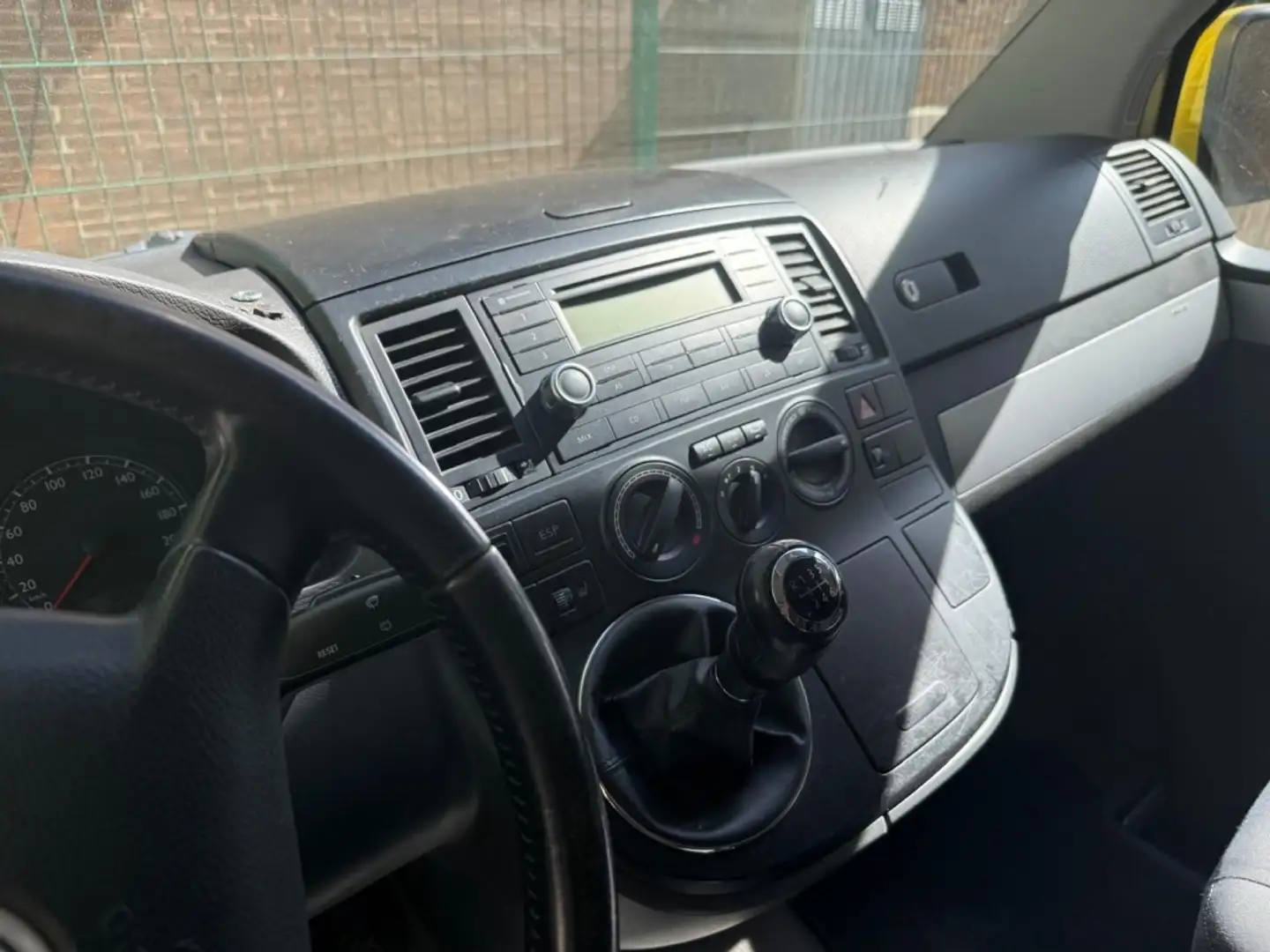 Volkswagen Multivan 2.5TDI Comfortline 4Motion Amarillo - 2