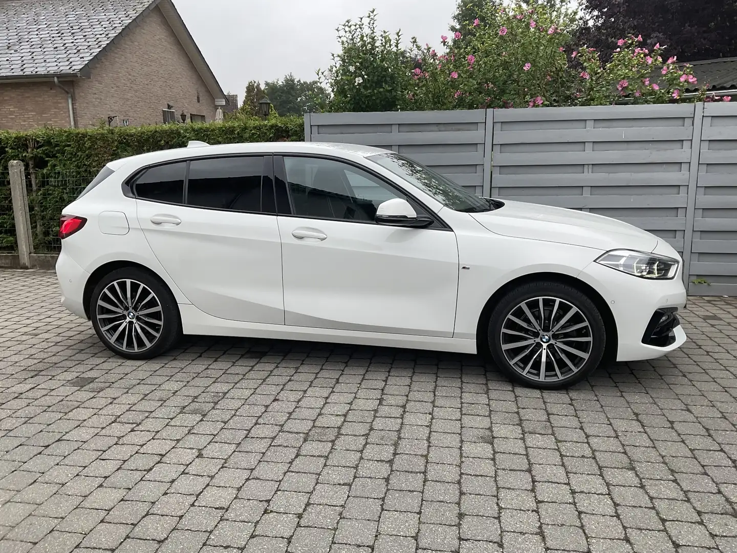 BMW 116 116d Sport Line Wit - 1