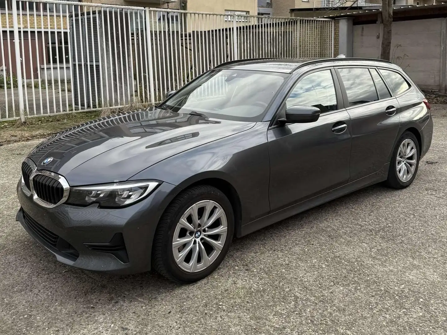 BMW 318 318d Touring Aut. Advantage Gri - 1