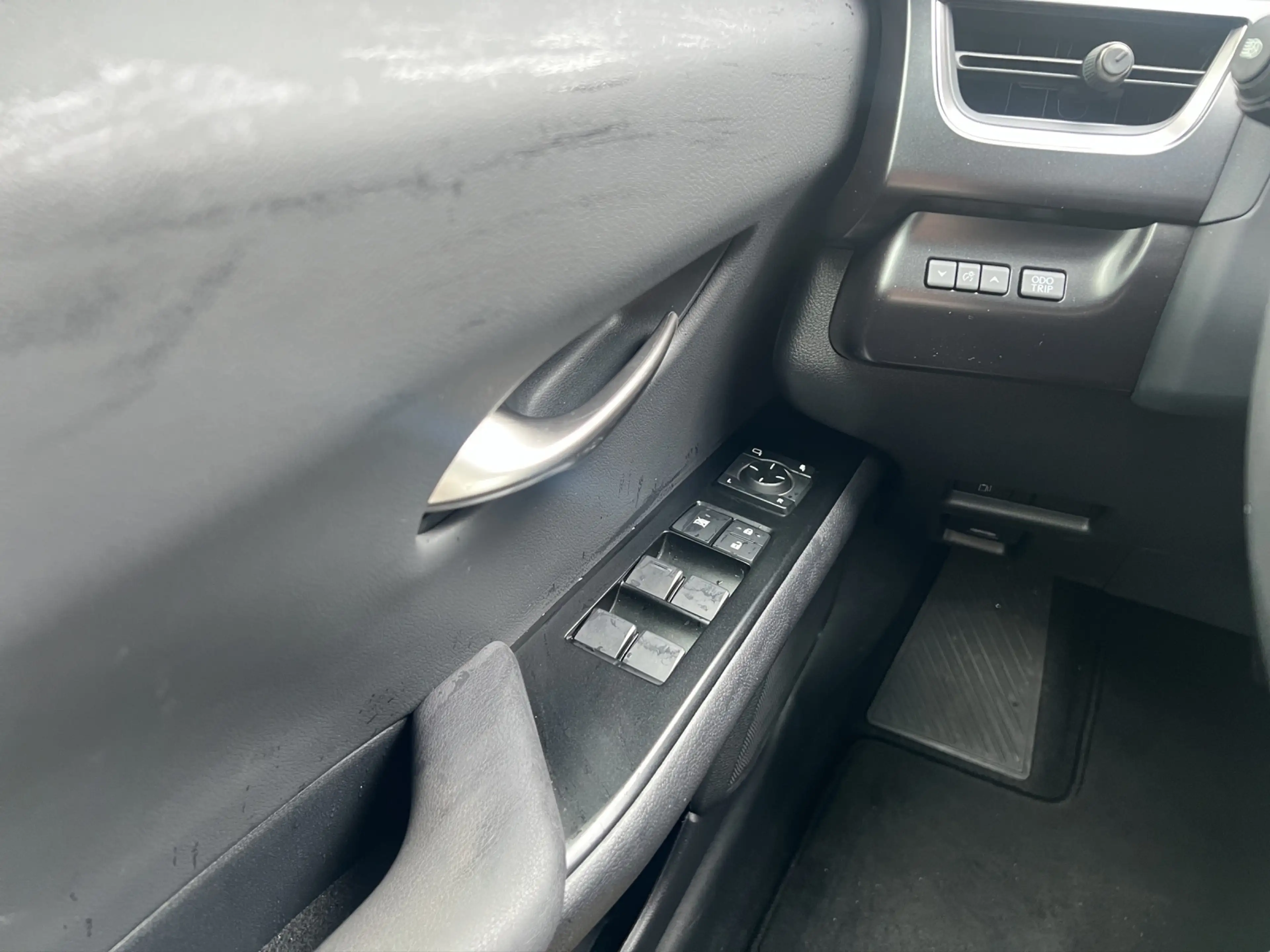 Lexus UX 250h 250h*F-SPORT-D*1.HD*ALLW.REIF** 15J-GARANTIE* — photo 12