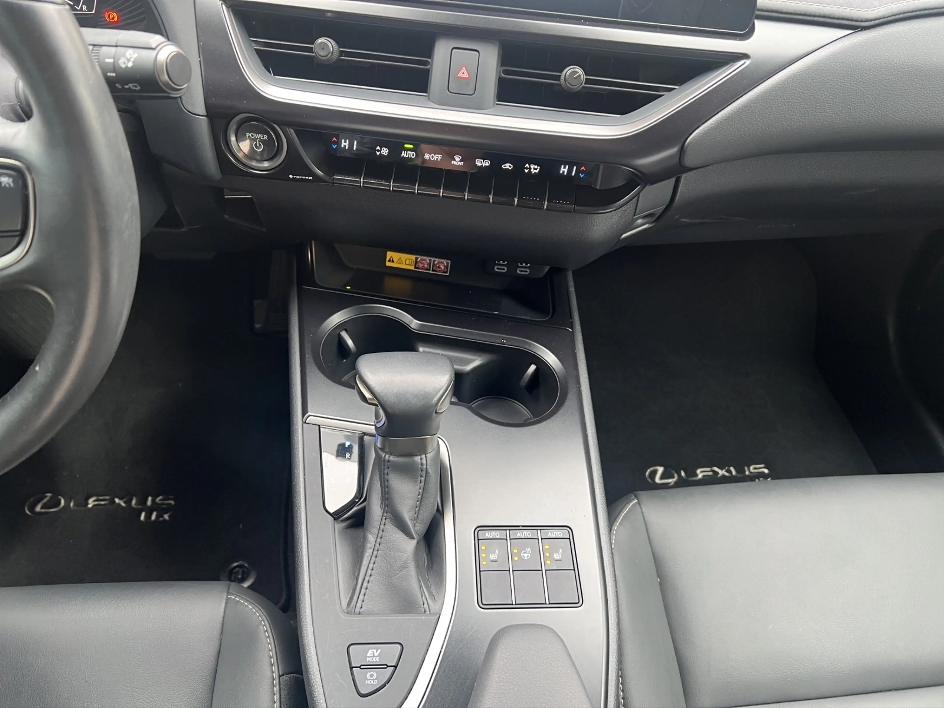 Lexus UX 250h 250h*F-SPORT-D*1.HD*ALLW.REIF** 15J-GARANTIE* — photo 14
