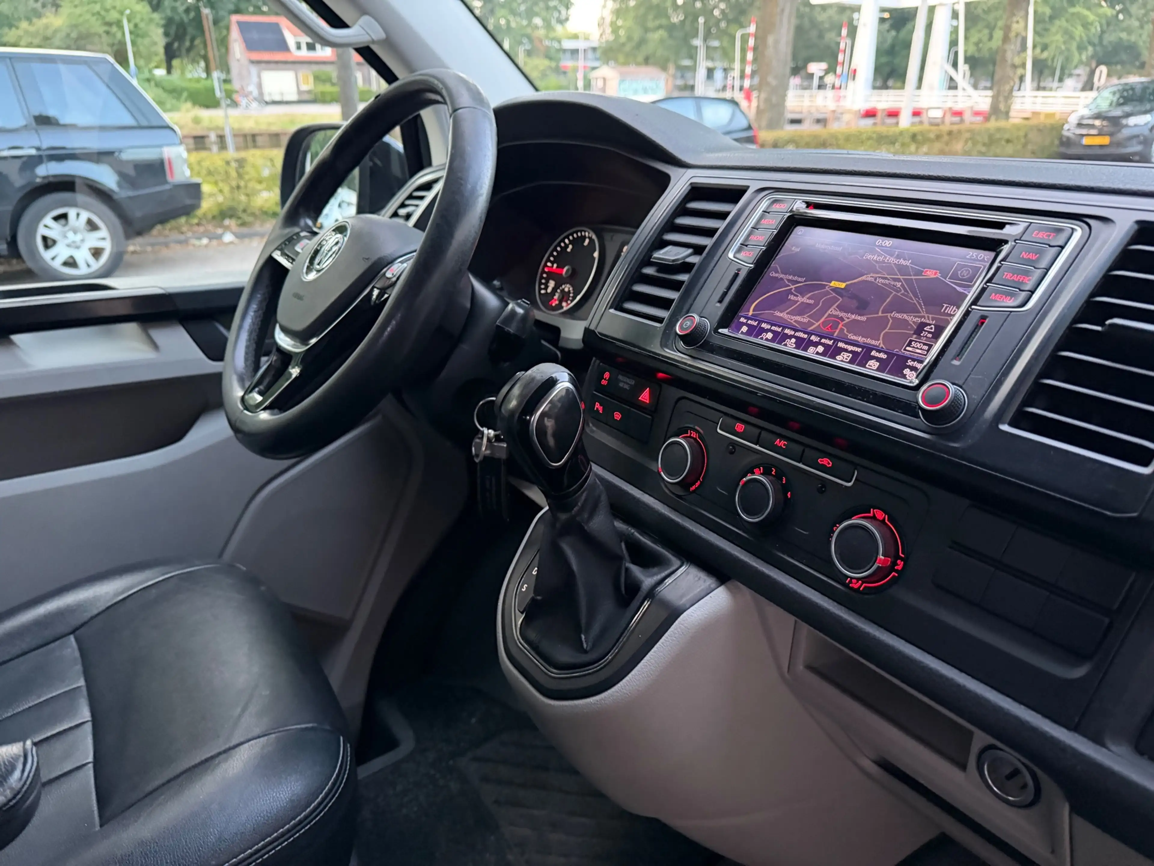 Volkswagen Transporter 2.0 TDI L2H2 Highline, Aut. Navi, Nw. Staat — photo 14