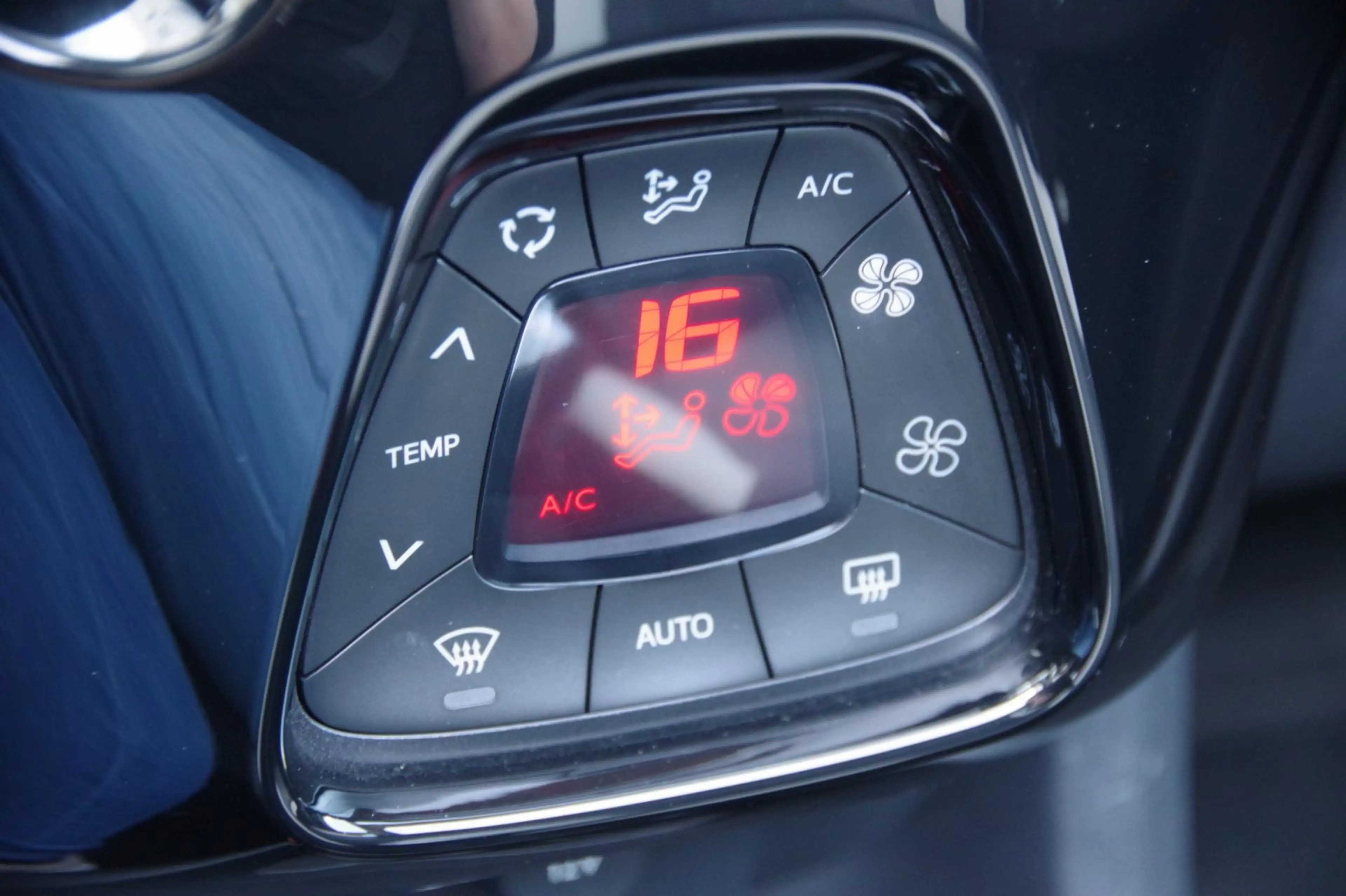 Peugeot 108 1.0 e-VTi Allure TOP! |Dealer onderhouden| Navi| — photo 10
