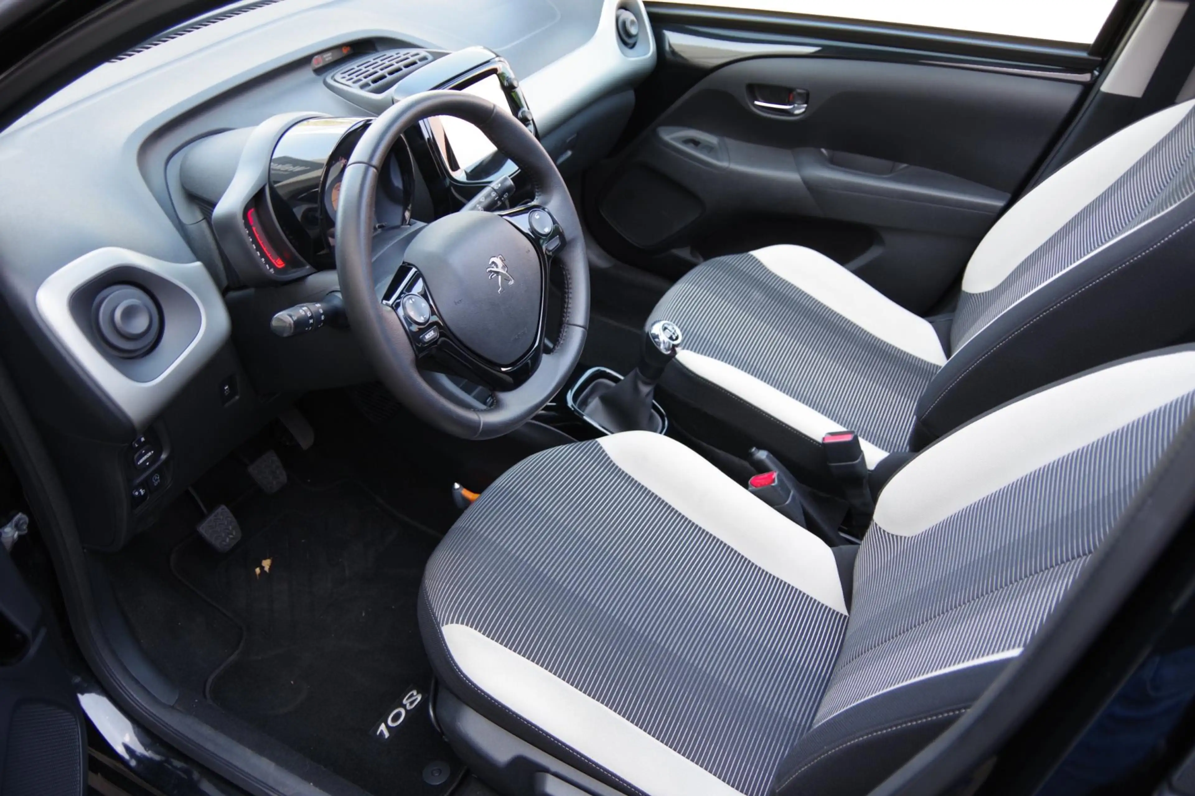 Peugeot 108 1.0 e-VTi Allure TOP! |Dealer onderhouden| Navi| — photo 14
