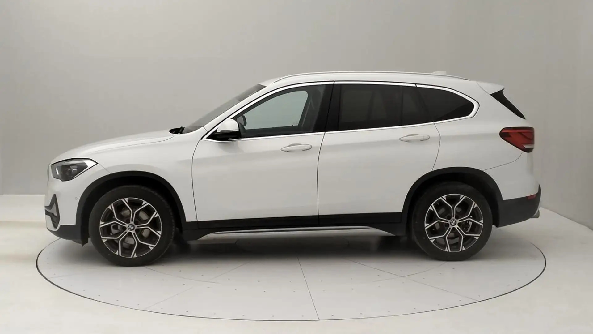BMW X1 sdrive18d xLine auto Bianco - 2
