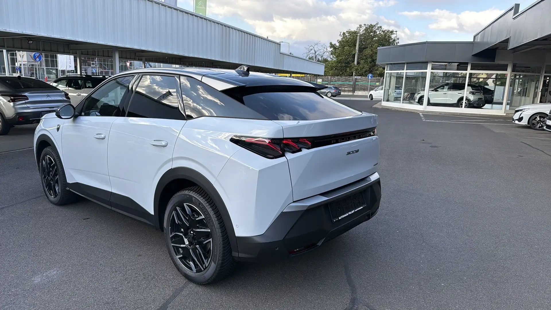 Peugeot 3008 Hybrid 145 GT - 2