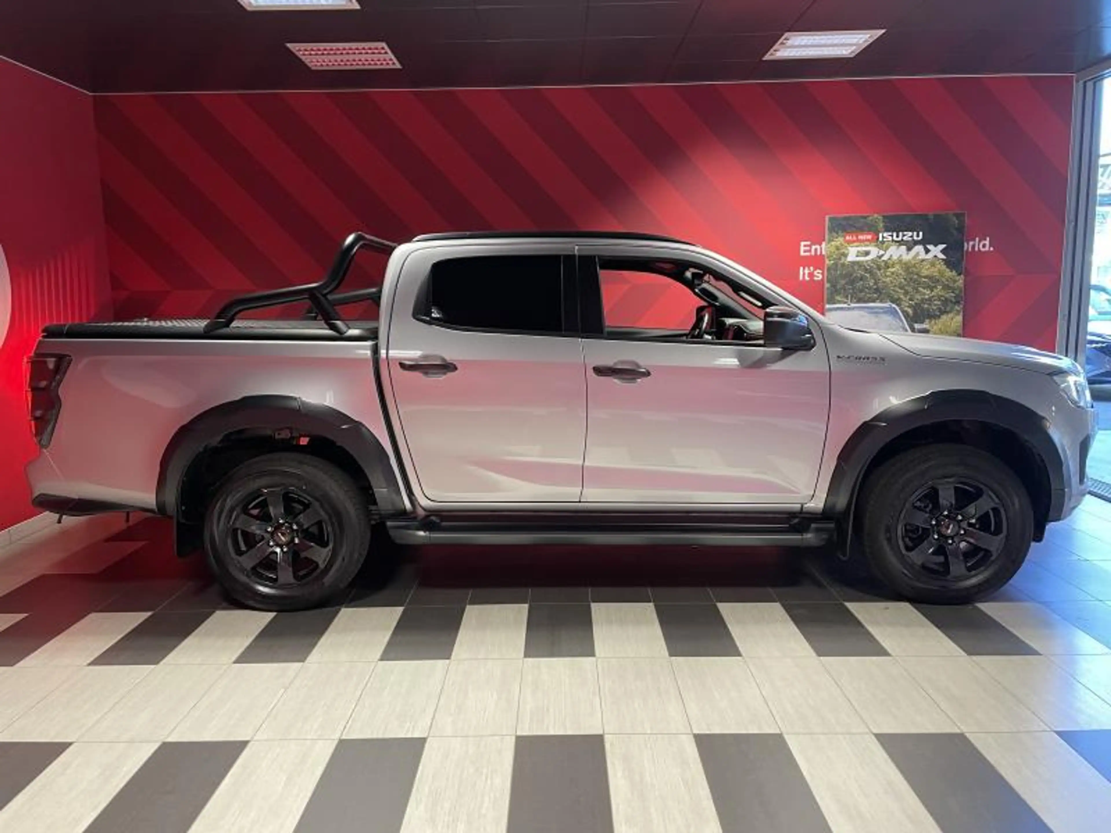 Isuzu D-Max V-Cross — photo 2