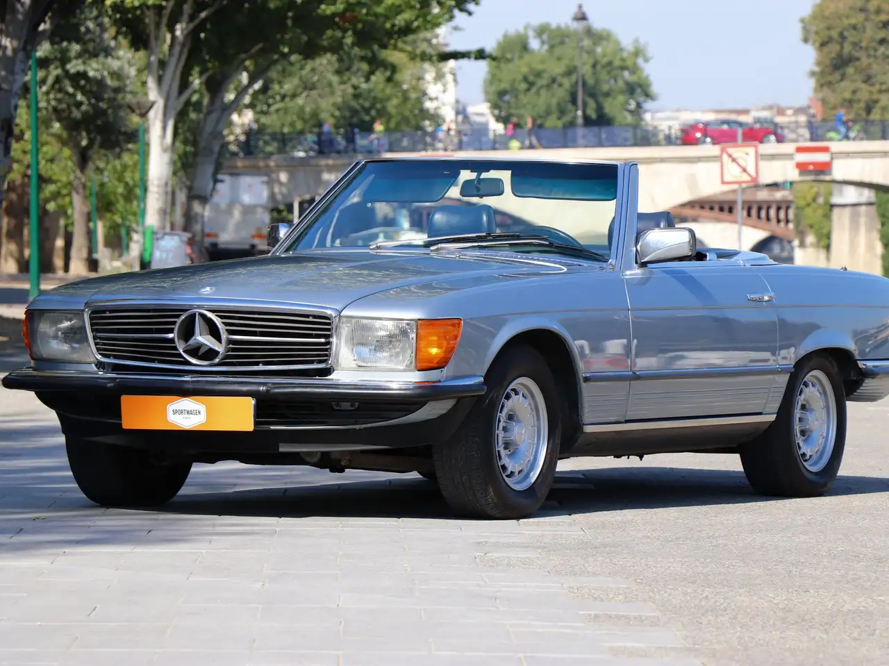 Mercedes-Benz SL 380, foto 2