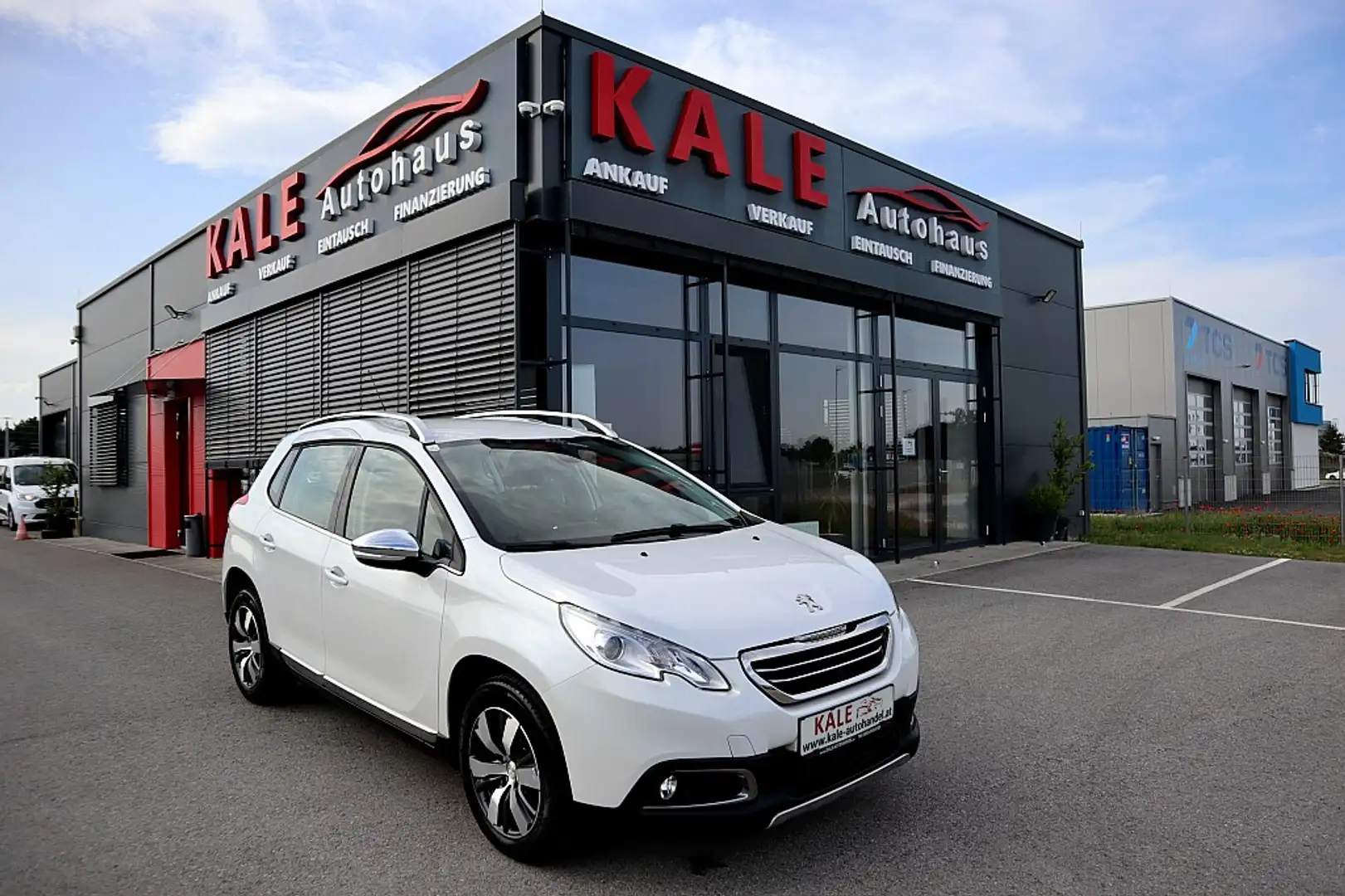 Peugeot 2008 1,6 e-HDi 115 FAP Allure*1.Besitz*Navigation*SHZ* Weiß - 1
