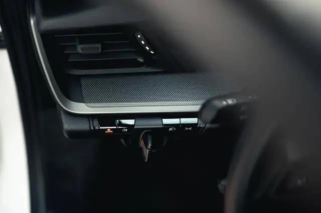 Porsche 911 view 13