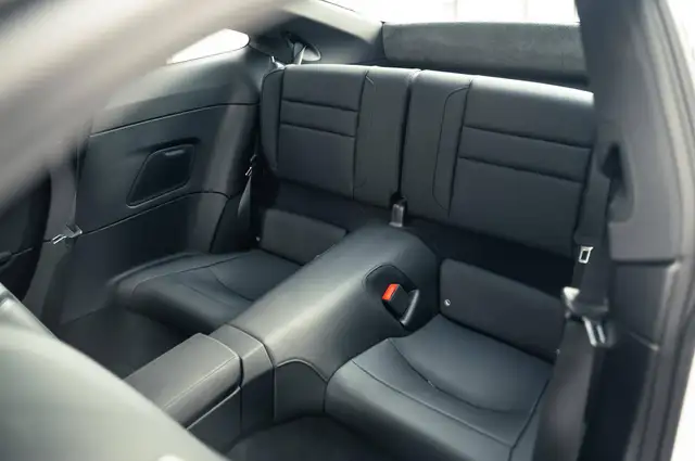 Porsche 911 view 9