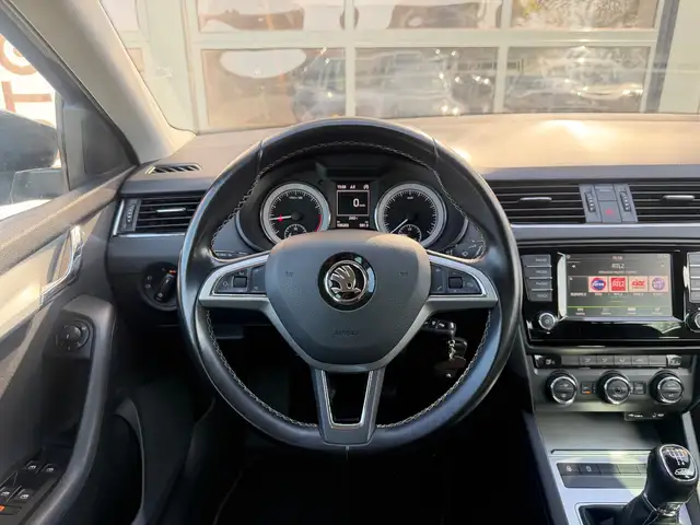 Skoda Octavia view 8