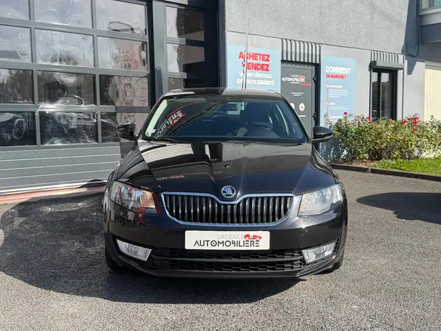Skoda Octavia view 3