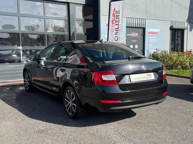 Skoda Octavia view 4
