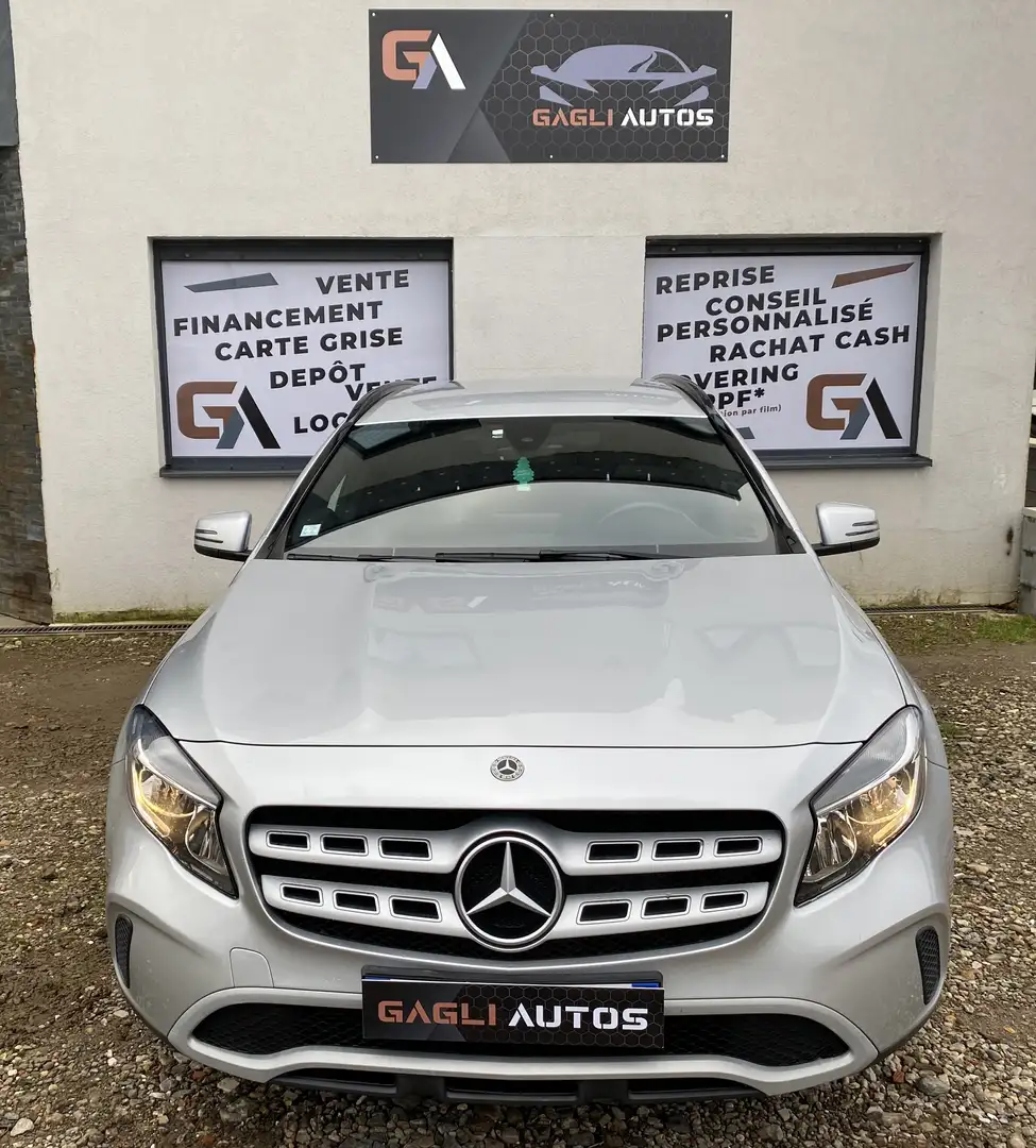 Mercedes-Benz GLA 200 200 d 7-G DCT Inspiration Gris - 2
