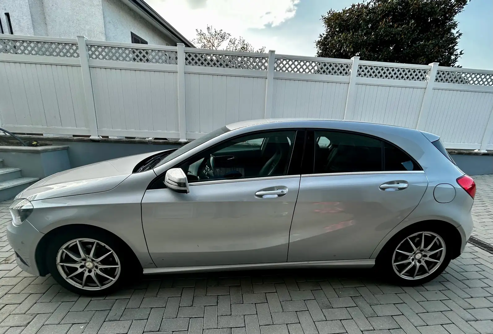 Mercedes-Benz A 180 Classe A - W176 cdi (be) Sport AMG Line Argento - 2