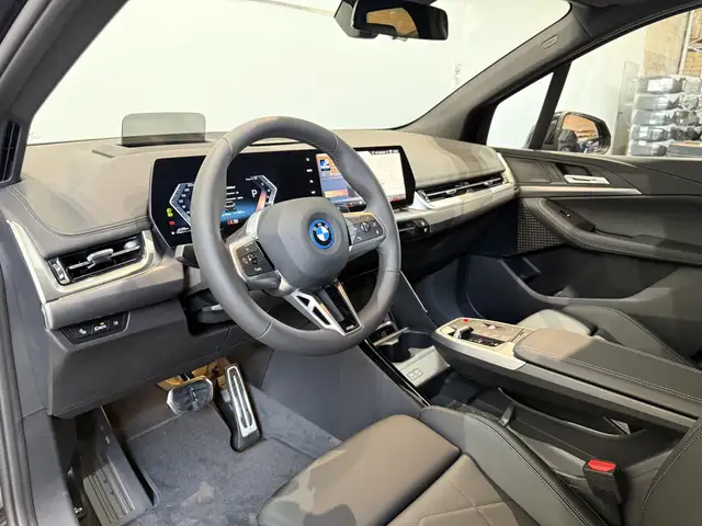 BMW 2 Series view 6
