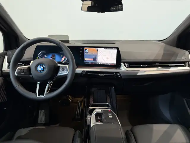 BMW 2 Series view 3