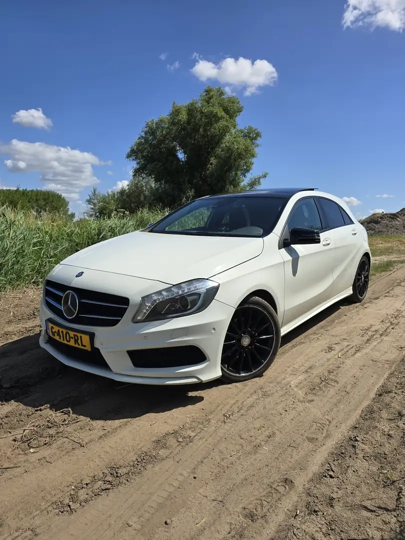 Mercedes-Benz A 200 (BlueEFFICIENCY) AMG Sport Wit - 2