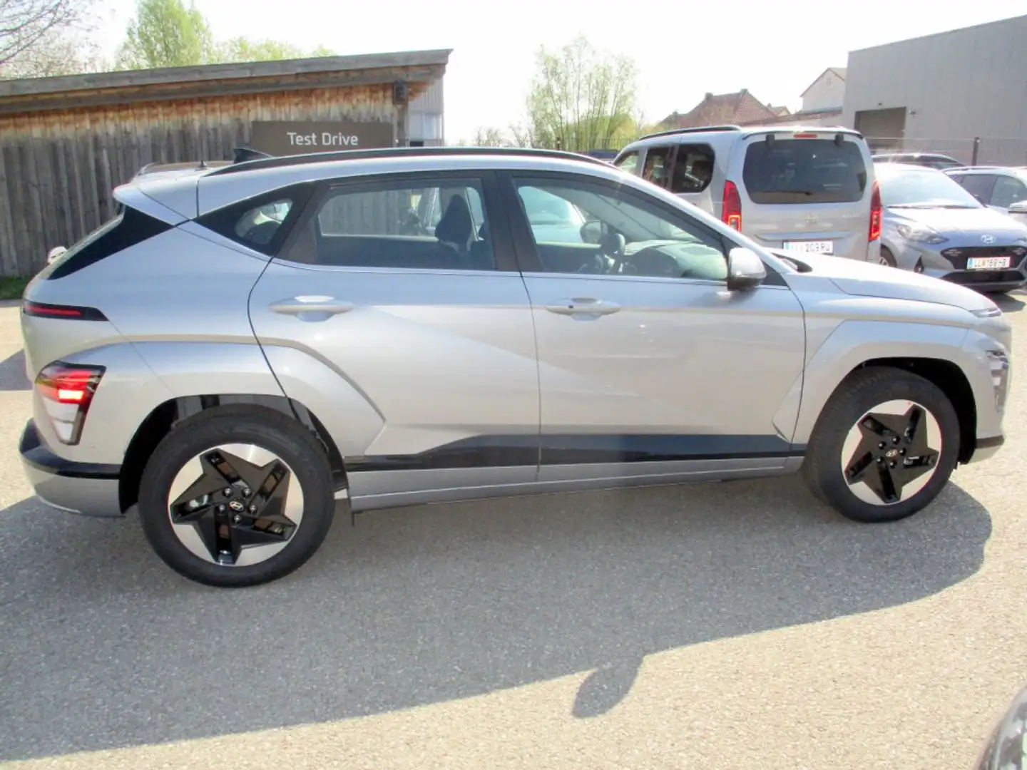 Hyundai KONA EV (SX2) Smart Line 48,6 kWh k6es1-PP1-OO5 Silber - 2