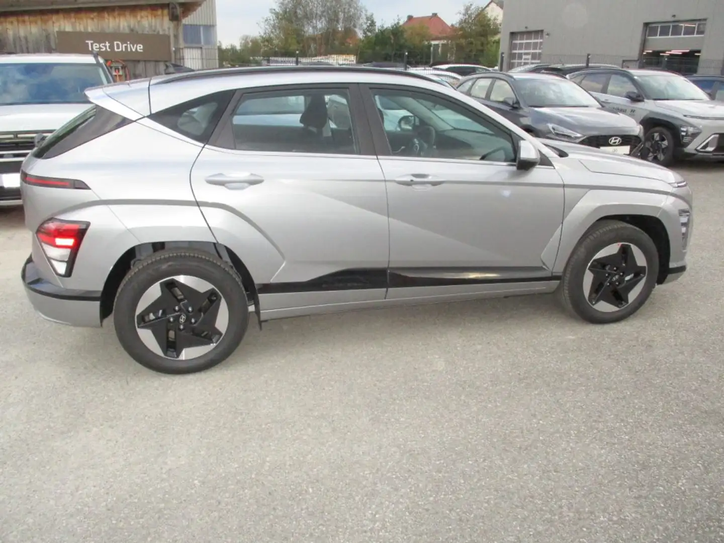 Hyundai KONA EV (SX2) Smart Line 48,6 kWh k6es1-PP1-OO5 Silber - 2