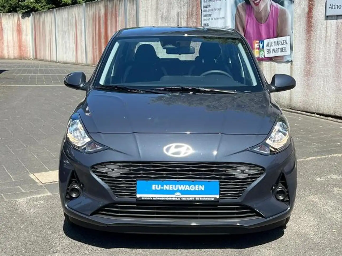 Hyundai i10 1.0 Comfort - Klima - Navi - R.Kam - PDC - Sitzhzg Grau - 2