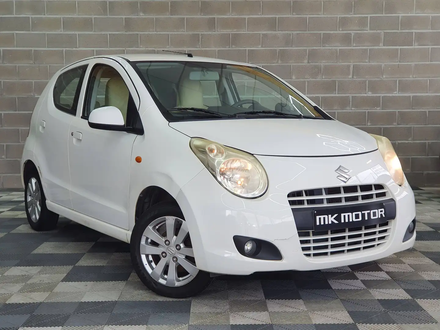 Suzuki Alto 🟢1.0 ESSENCE 68CV - CLIMATISATION - CUIR Weiß - 2
