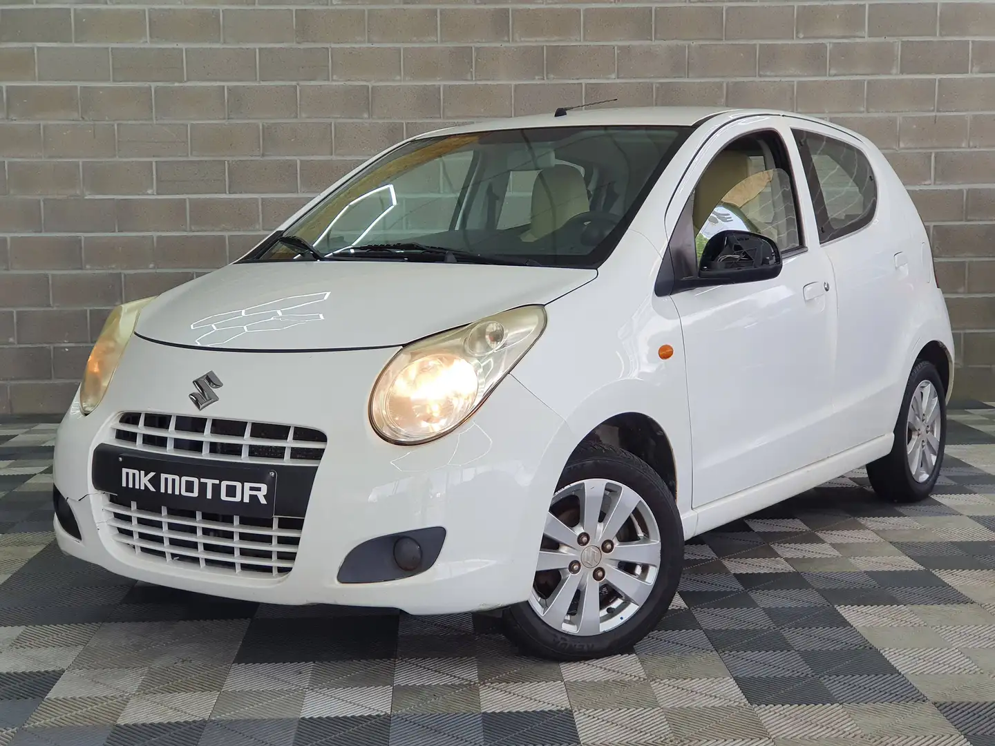 Suzuki Alto 🟢1.0 ESSENCE 68CV - CLIMATISATION - CUIR Weiß - 1