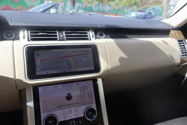 Land Rover Range Rover view 14