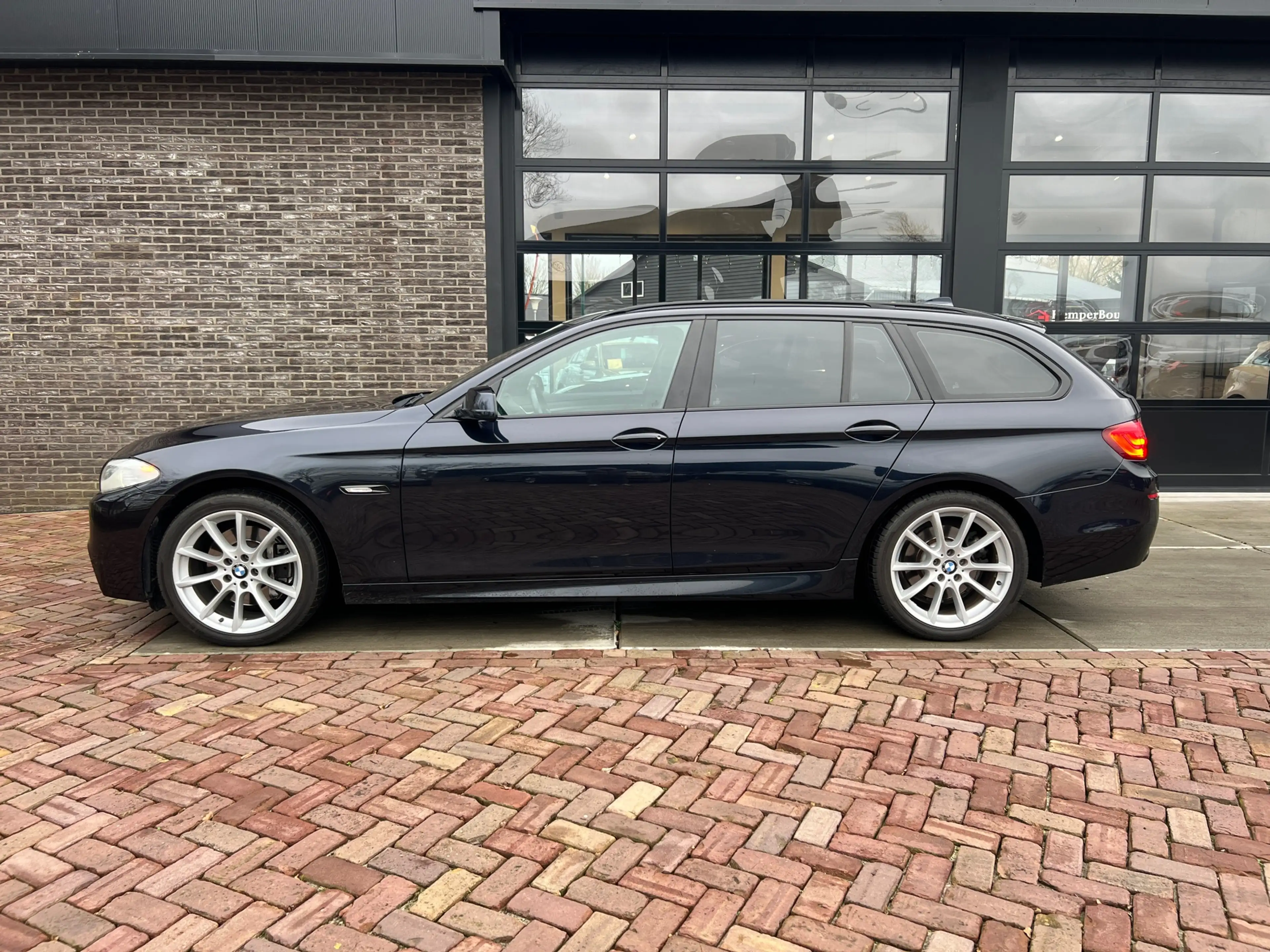 BMW 525 5-serie Touring 525xd High Executive | Pano | Carp — photo 7