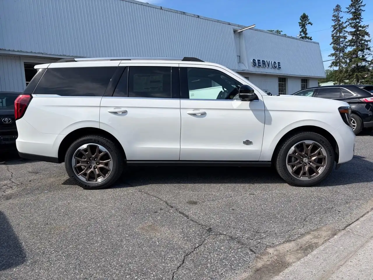 Ford Expedition снимка Ford Expedition