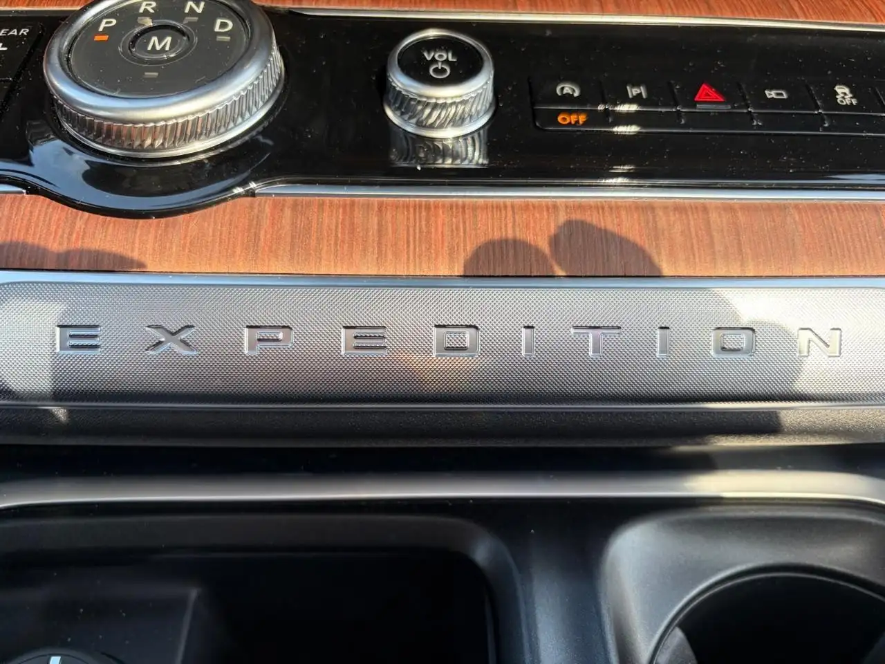 Ford Expedition снимка Ford Expedition