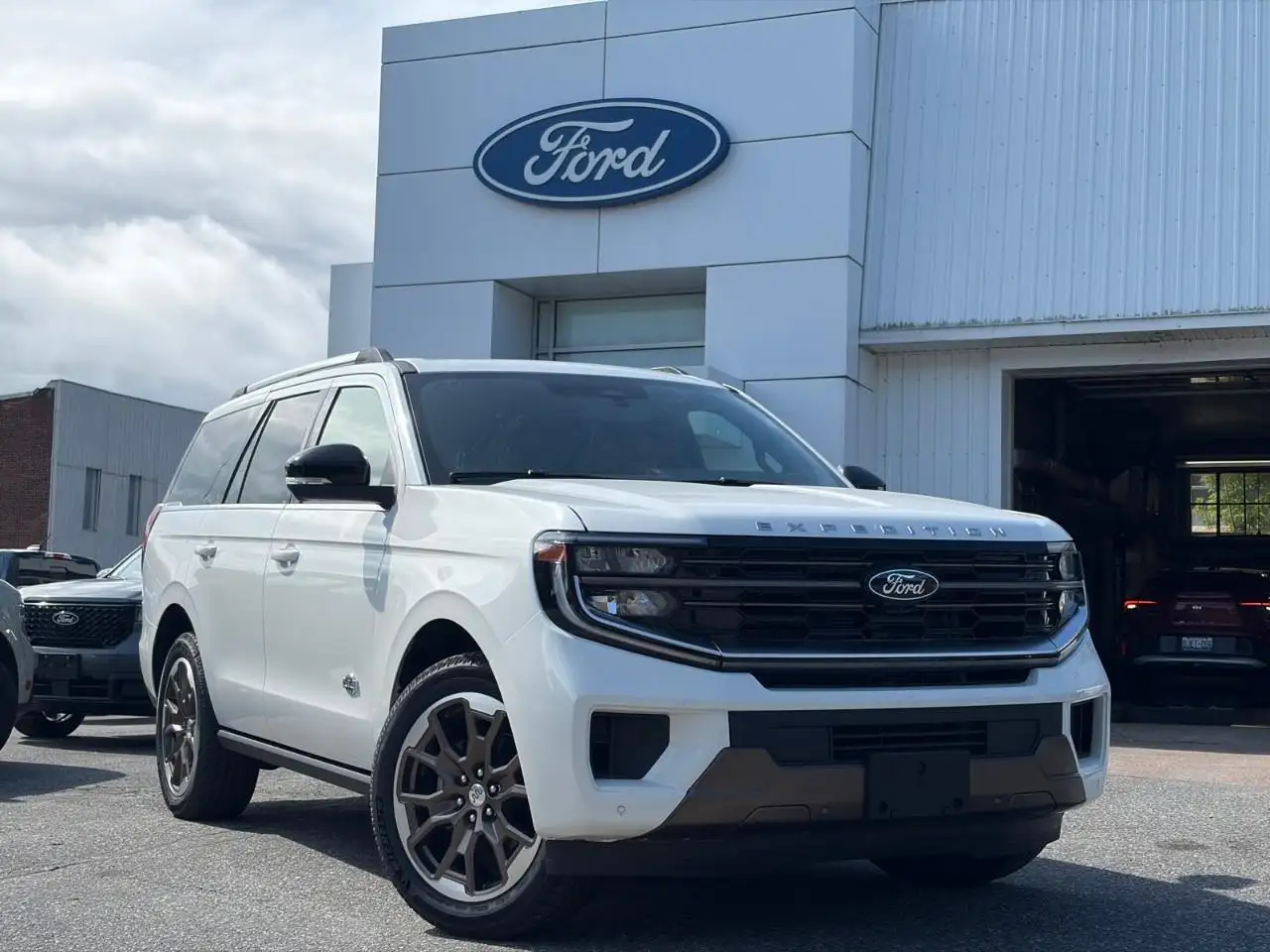 Ford Expedition снимка Ford Expedition