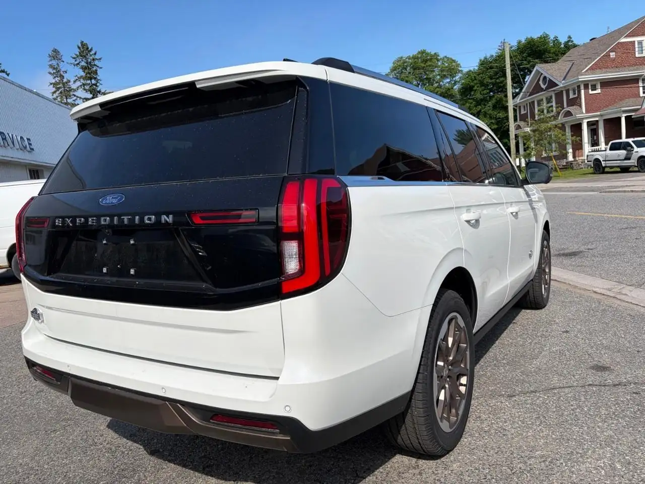 Ford Expedition снимка Ford Expedition