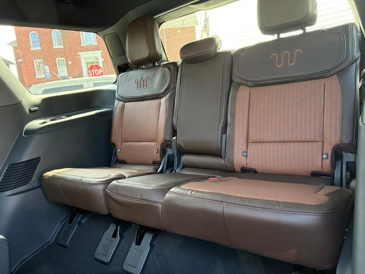Ford Expedition снимка Ford Expedition