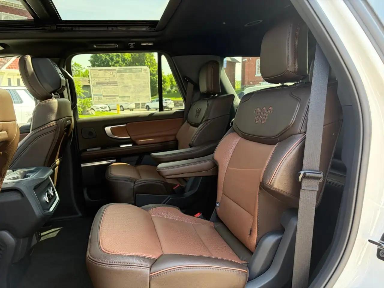 Ford Expedition снимка Ford Expedition