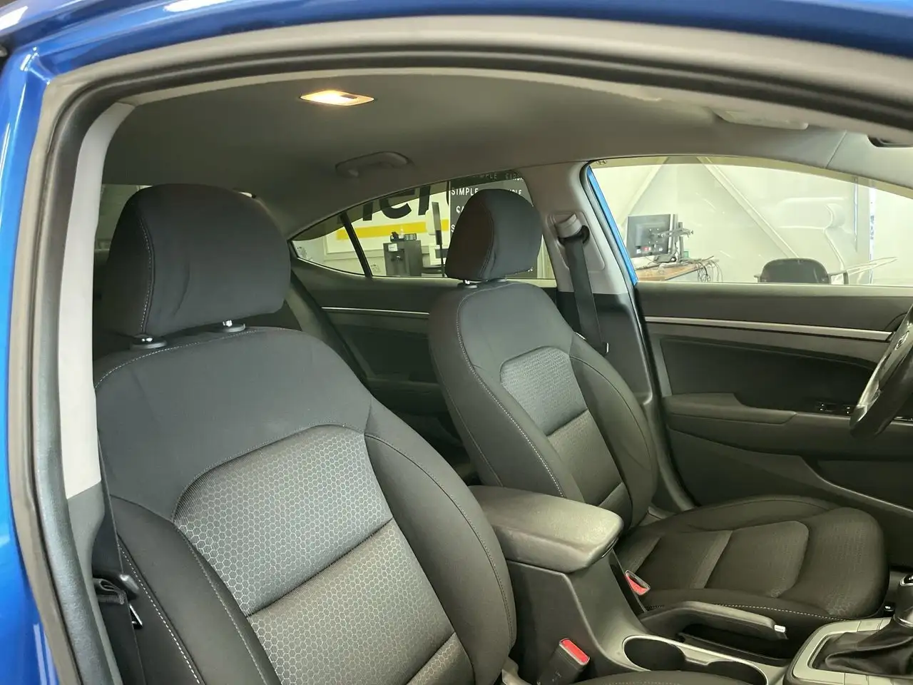 Hyundai ELANTRA снимка Hyundai ELANTRA