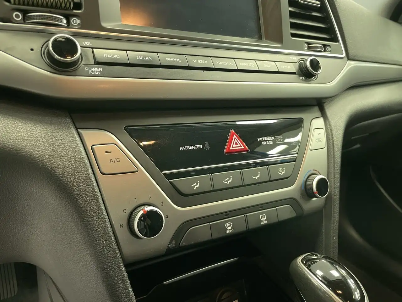Hyundai ELANTRA снимка Hyundai ELANTRA